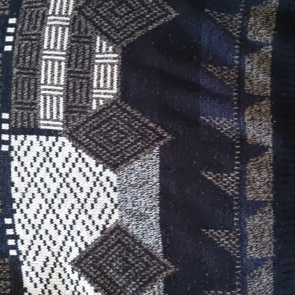 Expressions | Sweater - Picture 6 of 6
